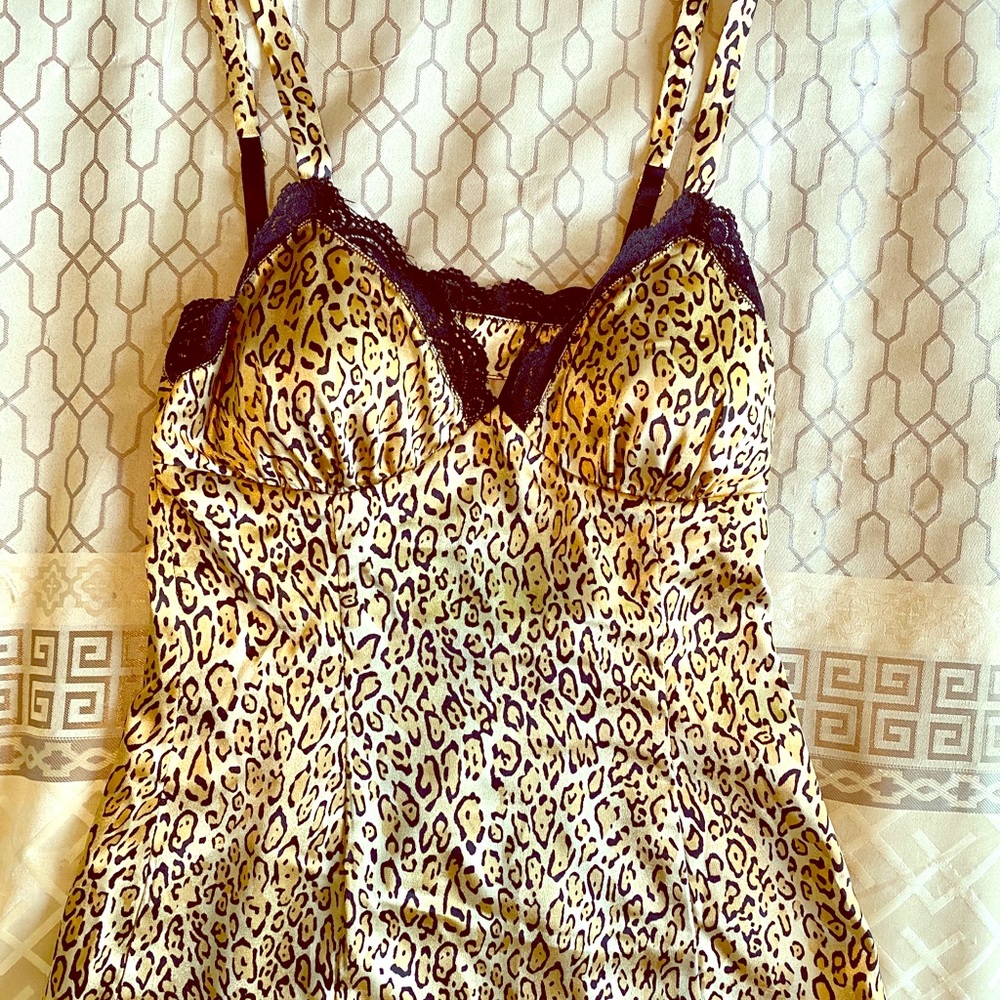 Beautiful tank top from Guess.